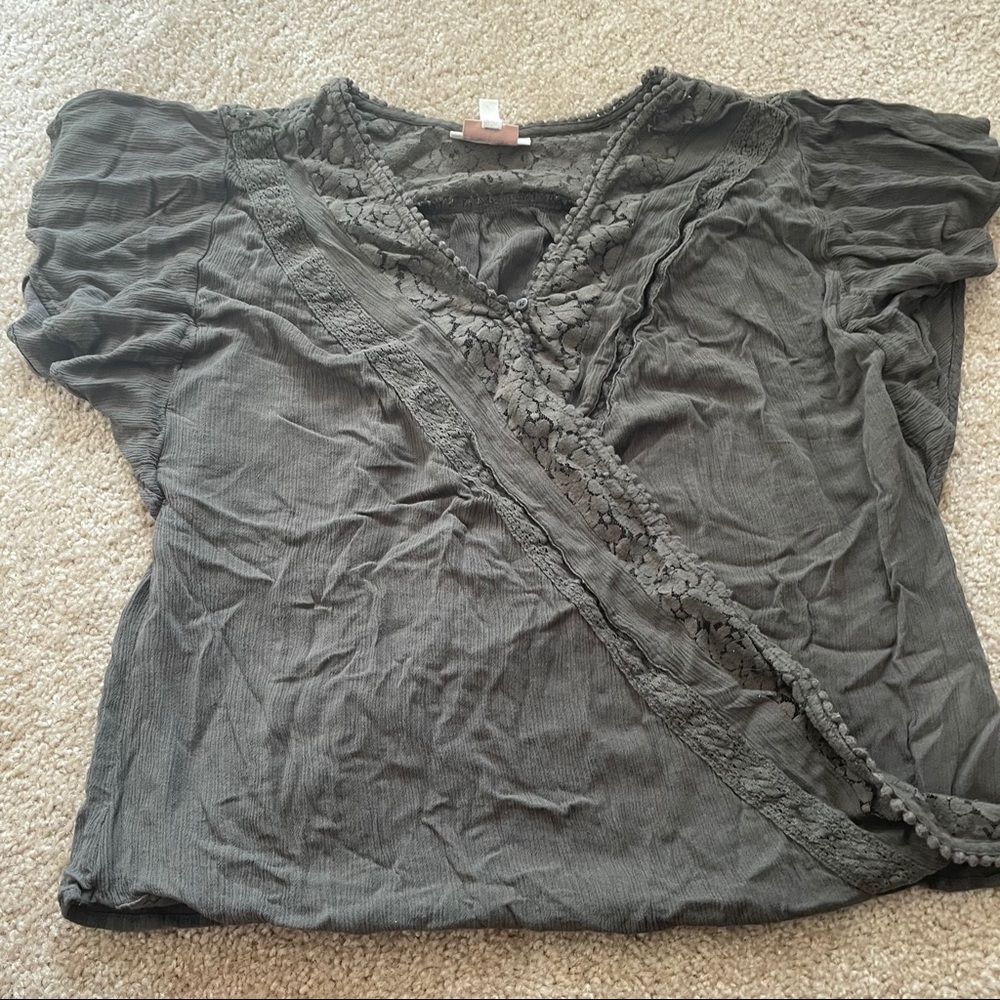 Jessica Simpson Short Sleeve Maternity Nursing Top